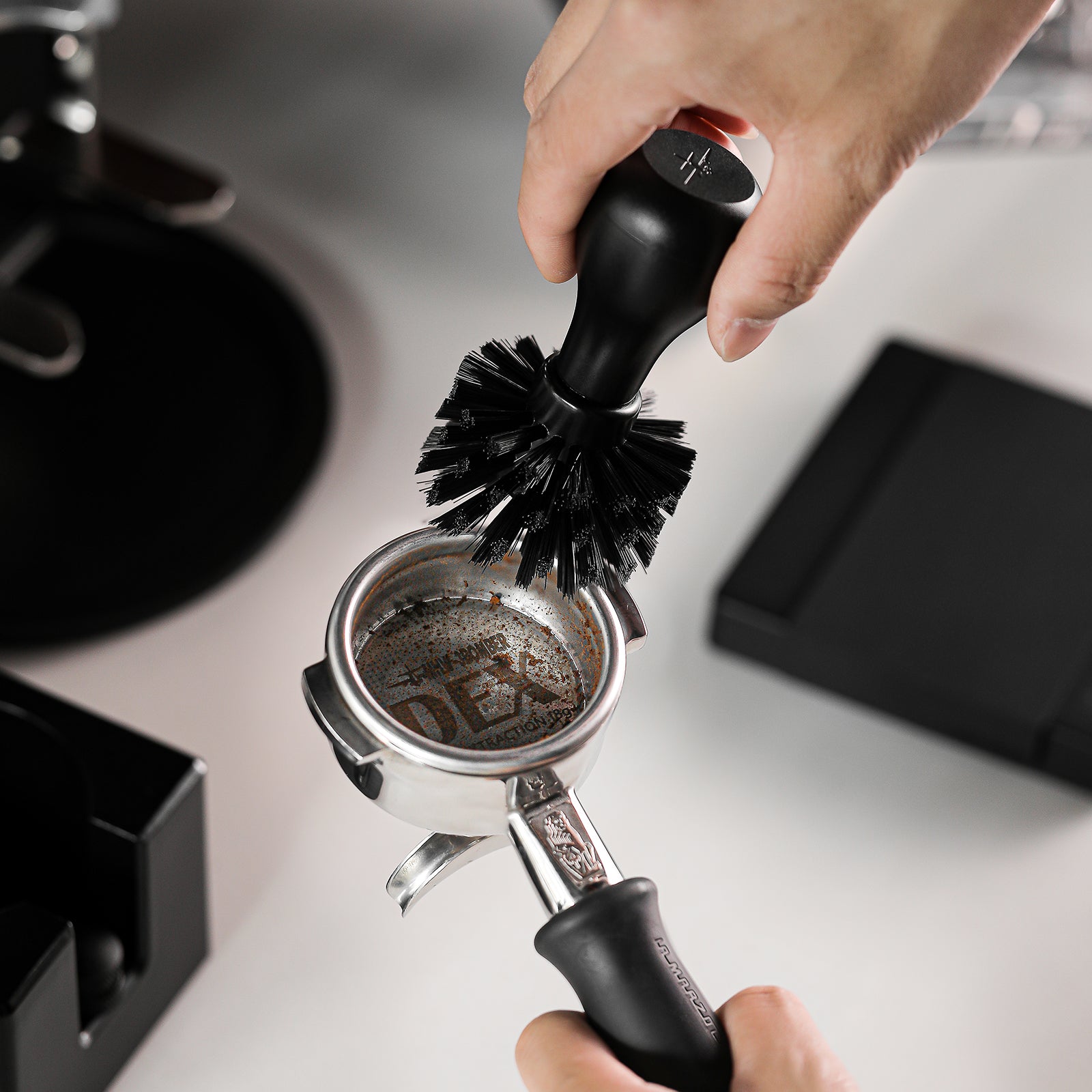 MHW-3BOMBER Coffee Portafilter Cleaning Brush