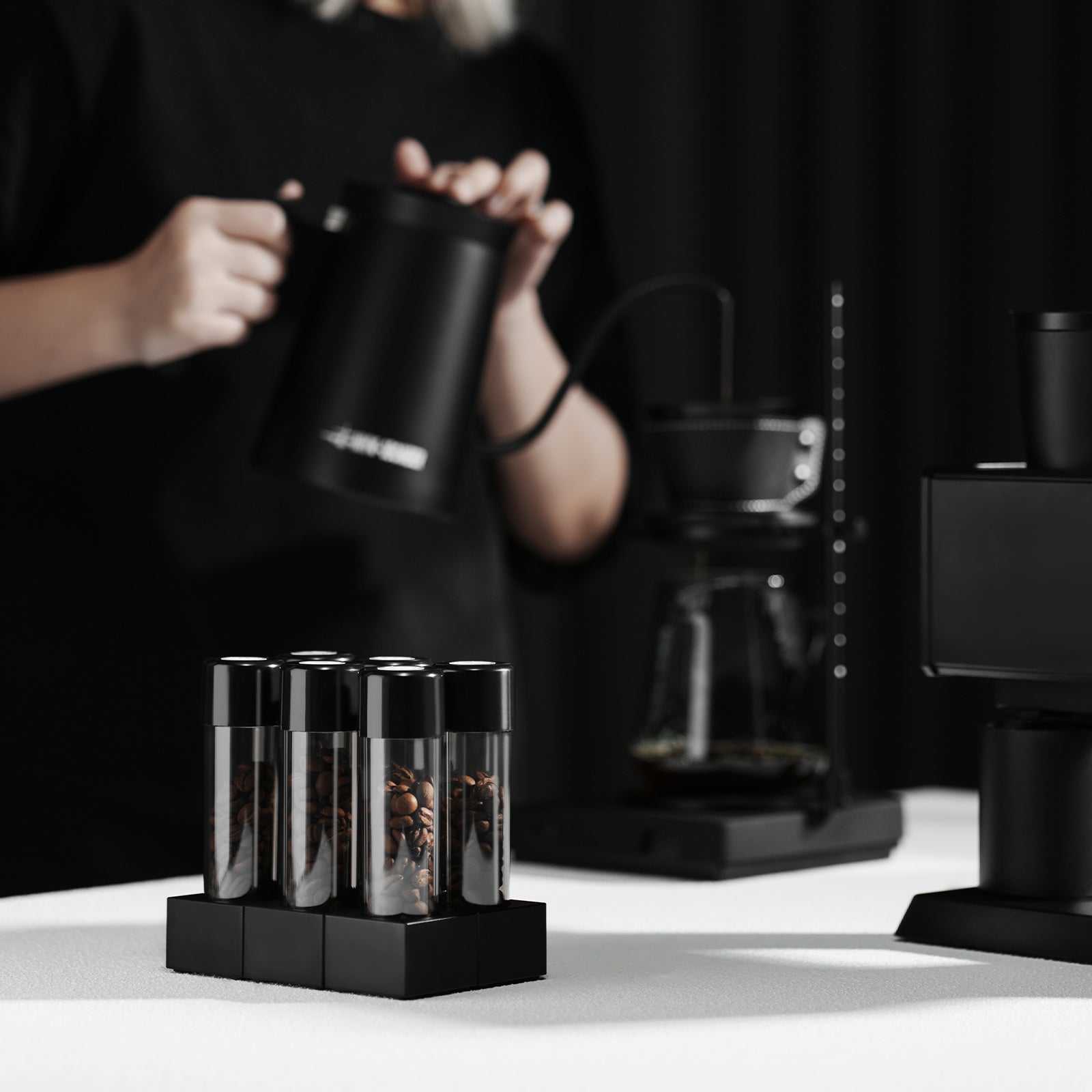MHW-3BOMBER Energy Bottle & Magnetic Cellar Stand