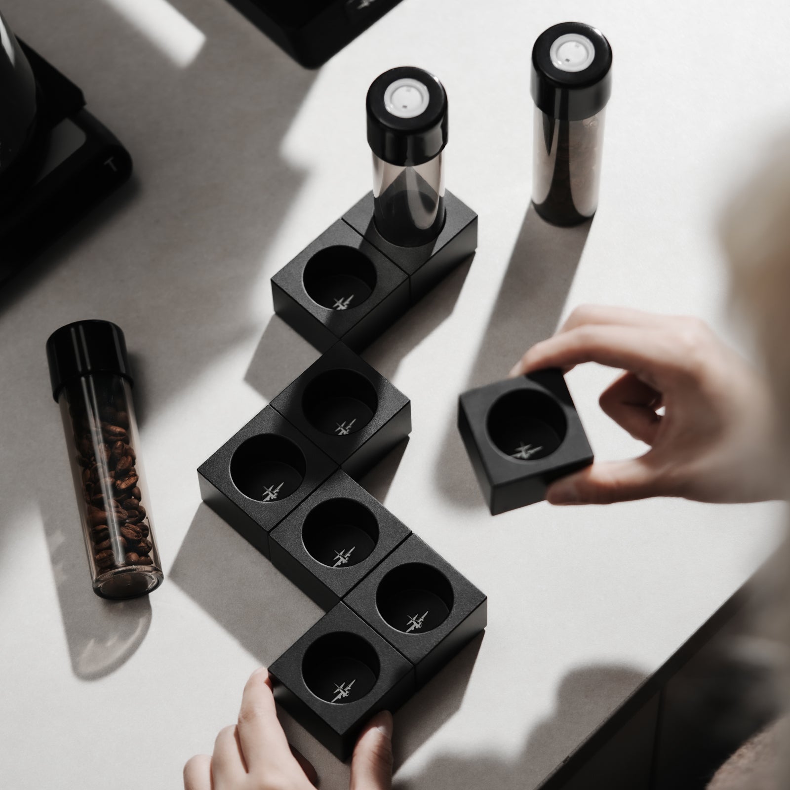 MHW-3BOMBER Energy Bottle & Magnetic Cellar Stand