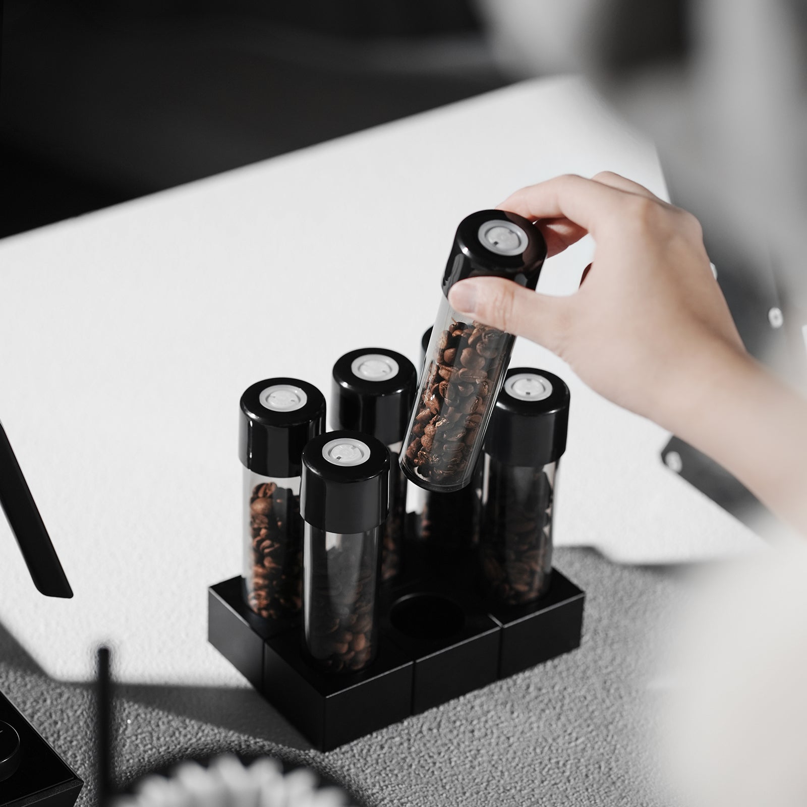 MHW-3BOMBER Energy Bottle & Magnetic Cellar Stand