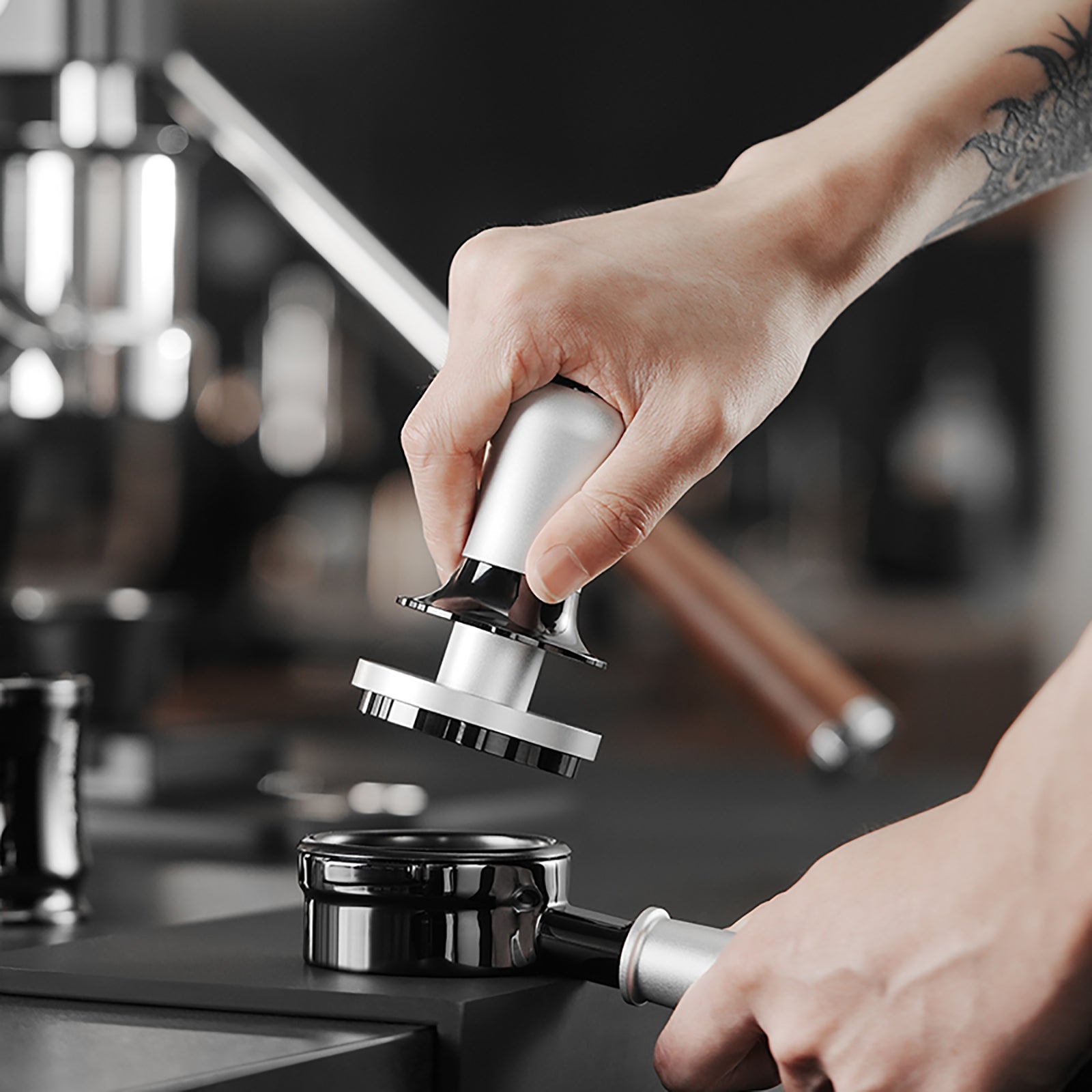 FlowLight Collection Constant Pressure Tamper