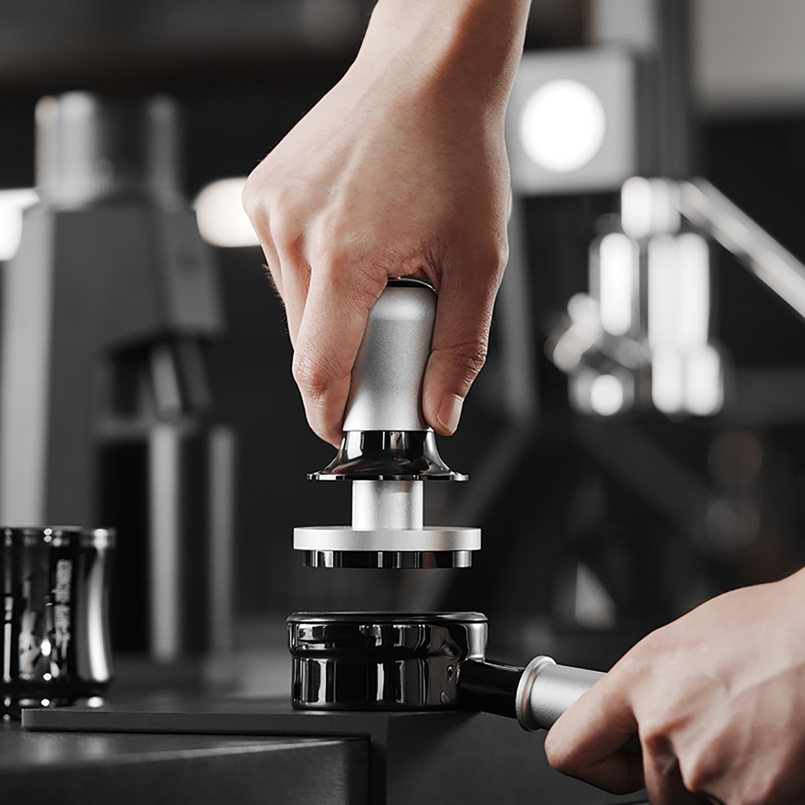FlowLight Collection Constant Pressure Tamper