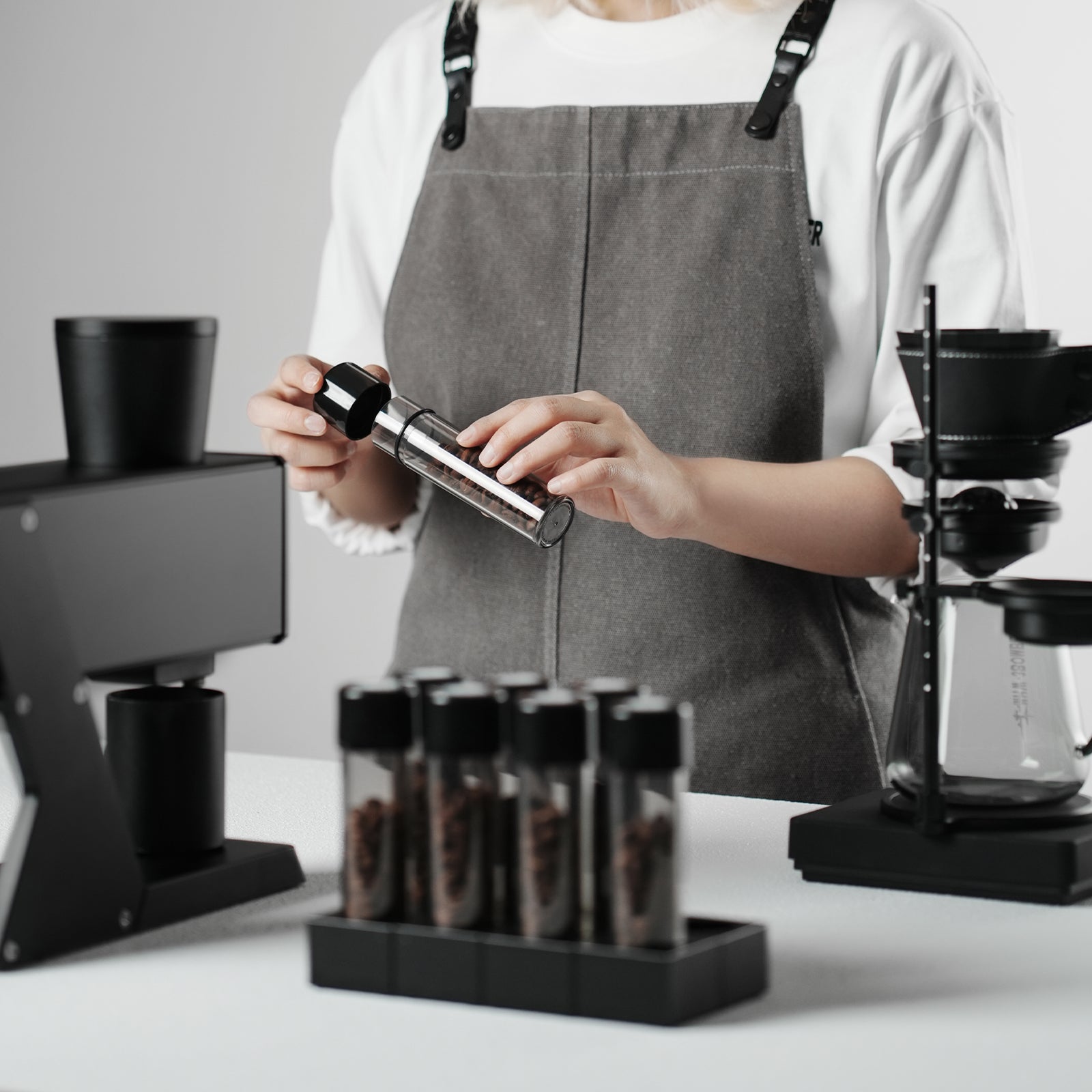 MHW-3BOMBER Energy Bottle & Magnetic Cellar Stand