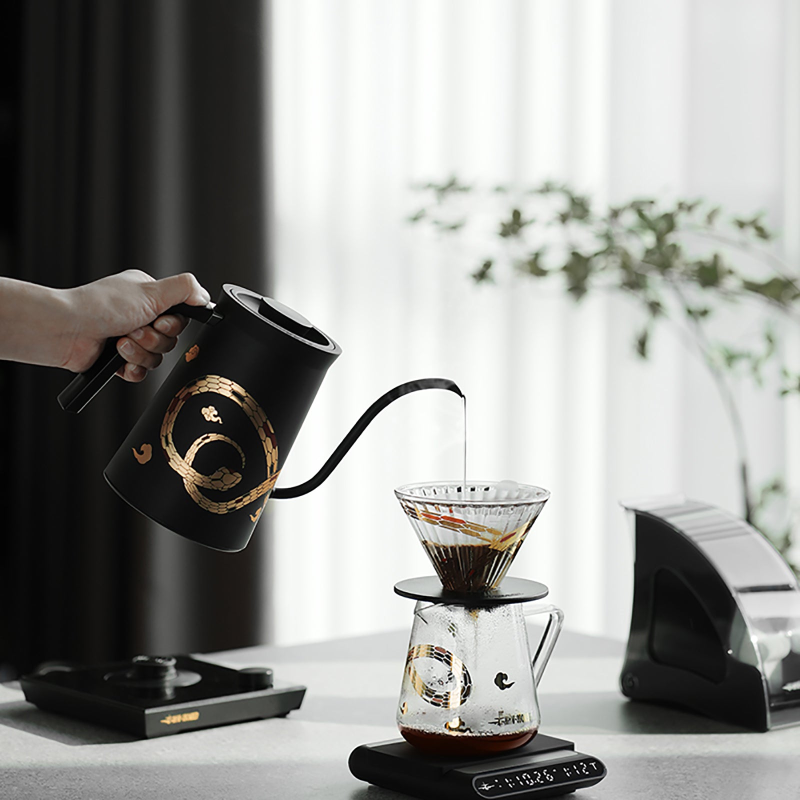 MHW-3BOMBER Assassin Electric Kettle – Serpent Collection