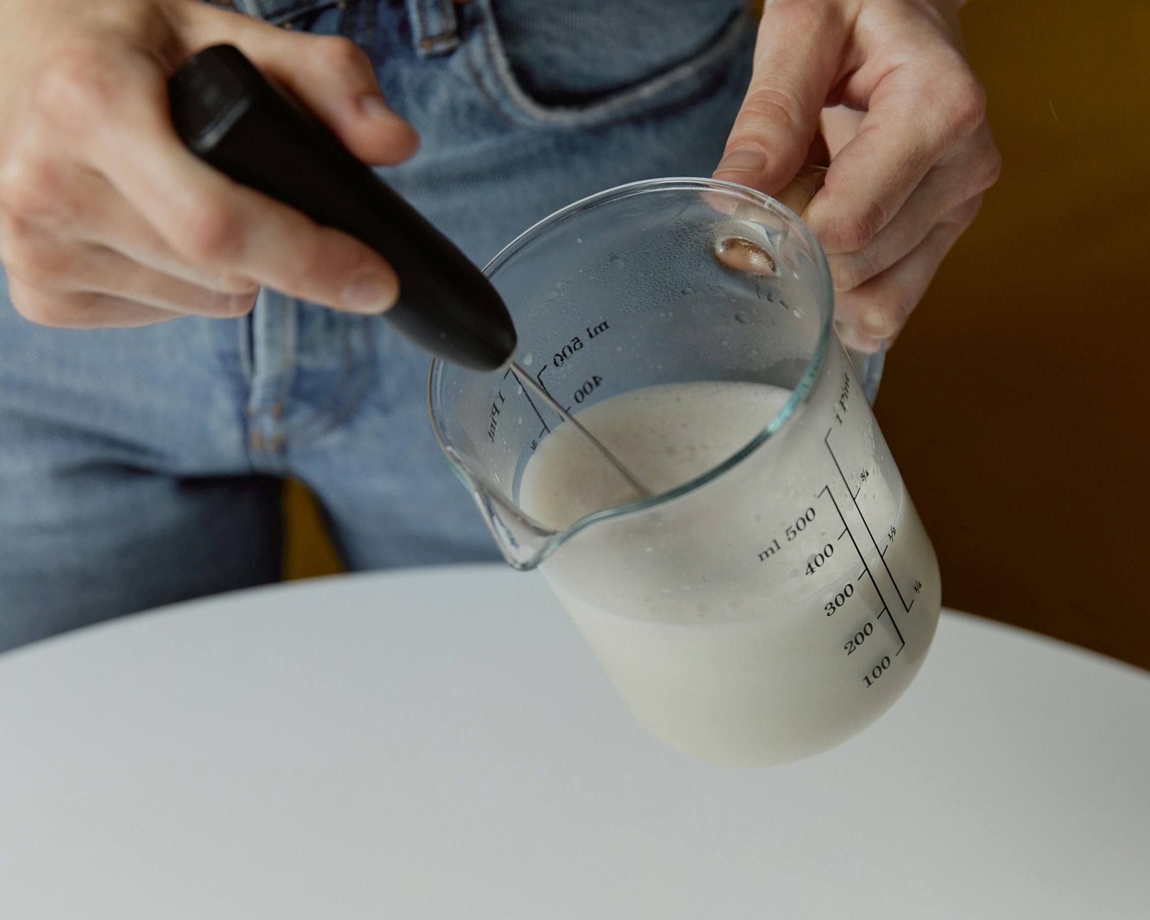 How to Perfectly Froth Milk: From Heating Techniques to Foam Durability