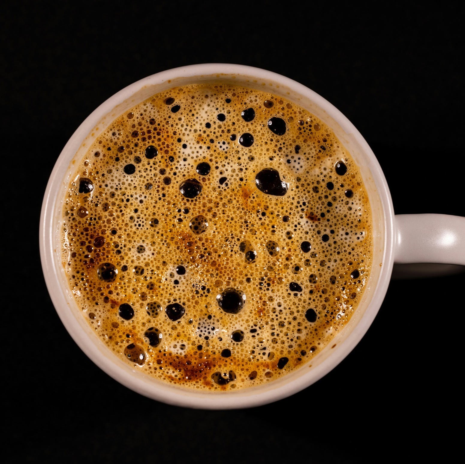 Crema Explained: The Golden Foam on Espresso – Is It Really That Important?