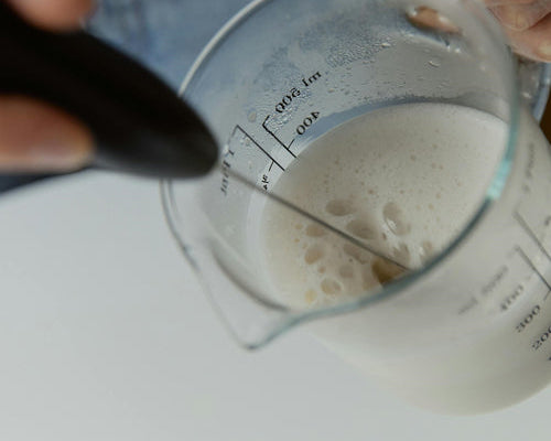 How to Froth Milk for Latte Art Using a Handheld Milk Frother: Step-by-Step Guide