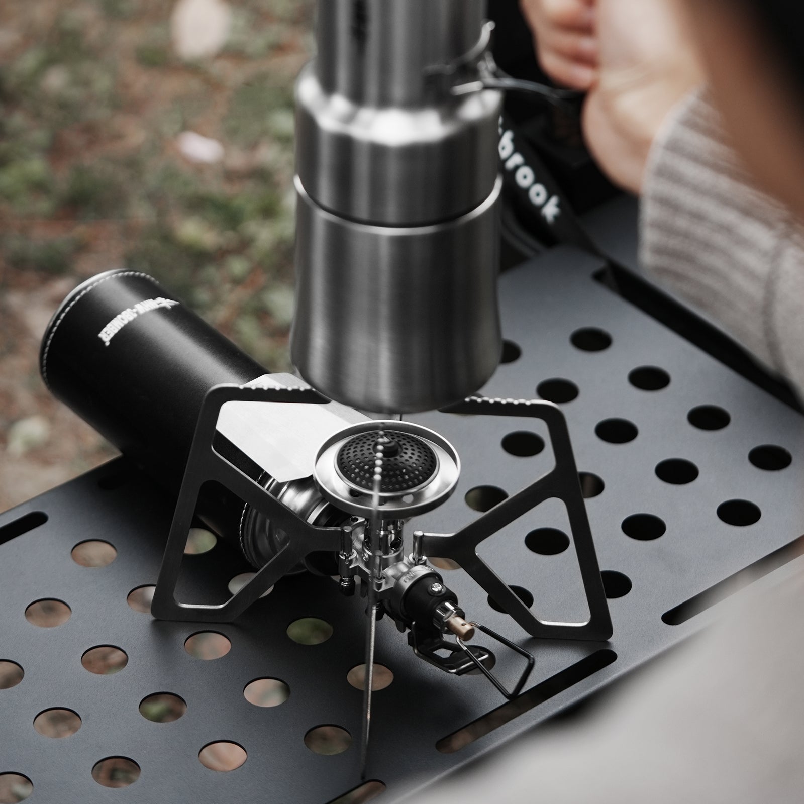 MHW-3BOMBER MET Outdoor Cassette Stove