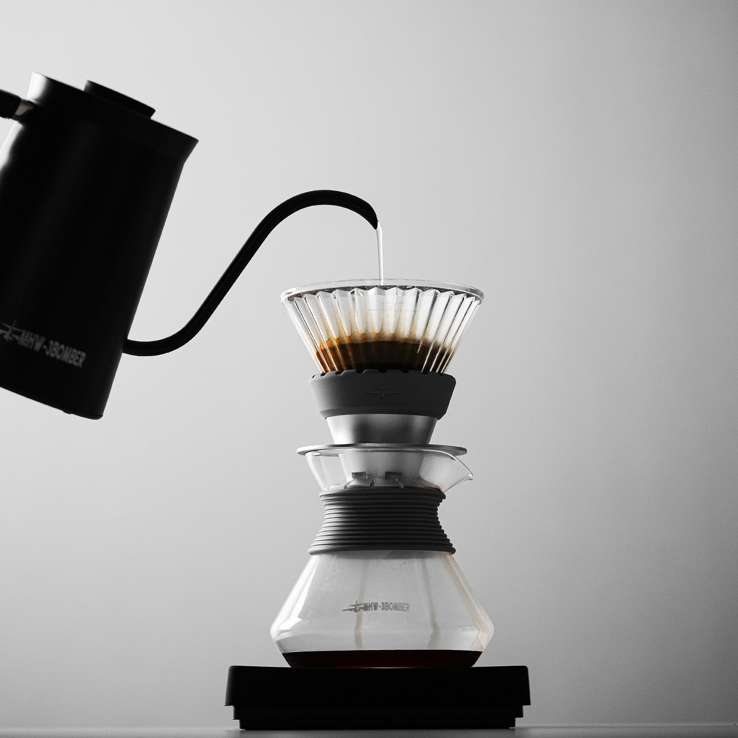MHW-3BOMBER Aroma Coffee Server WBrC Champion Jianing Du Collaboration