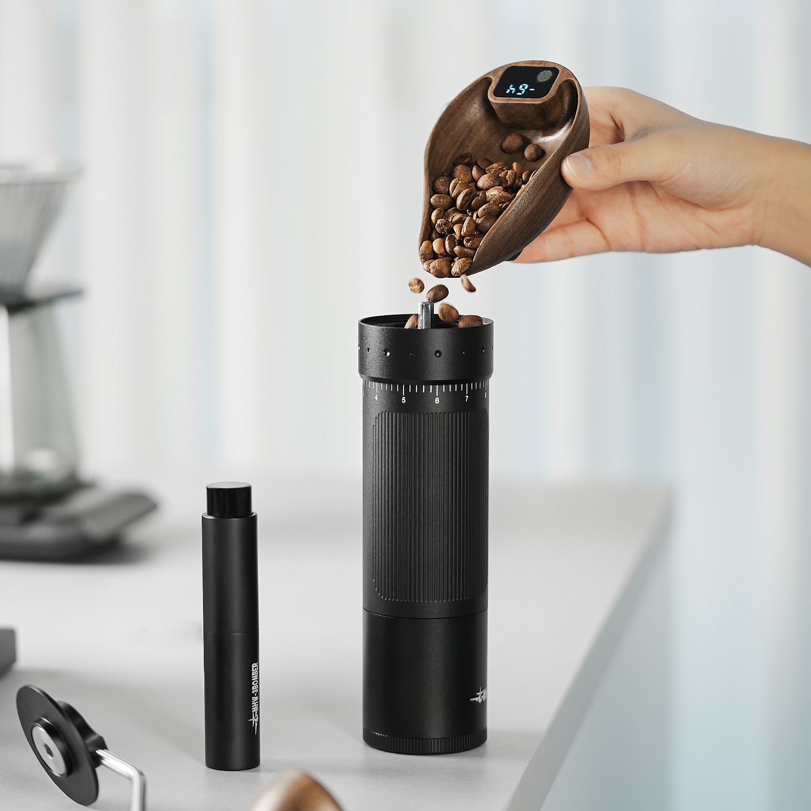 MHW-3BOMBER Ovo Coffee Scale & Spray Bottle Set