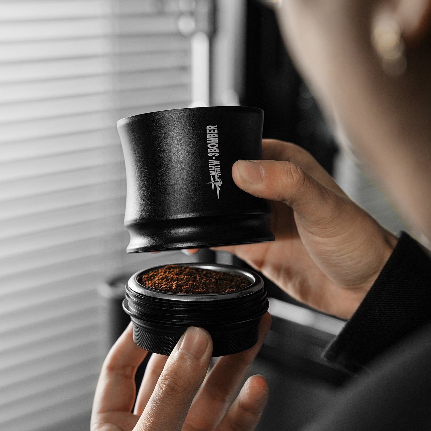 MHW-3BOMBER Shaker Funnel