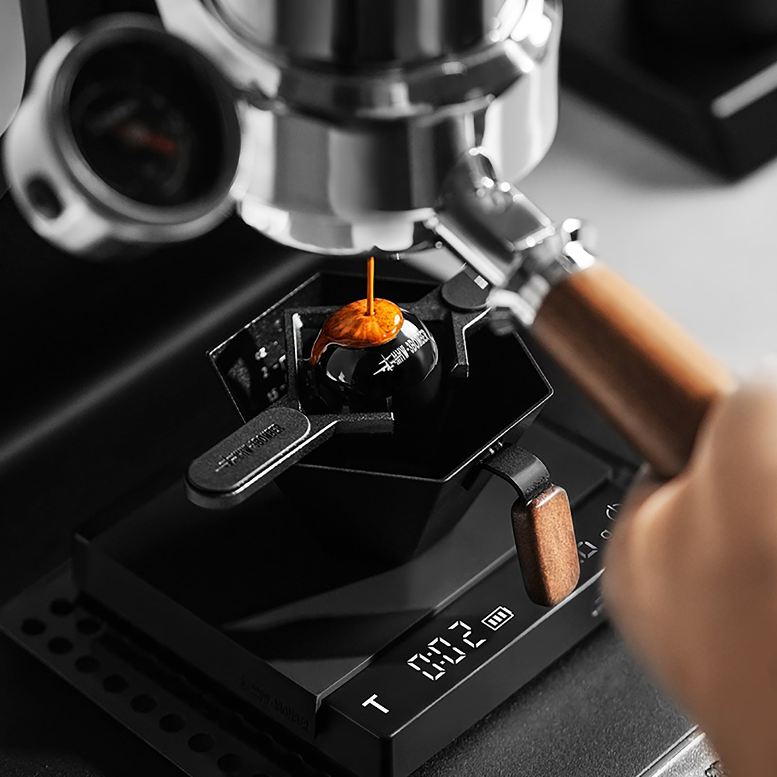 MHW-3BOMBER Smooth Espresso Chilling Ball Stand