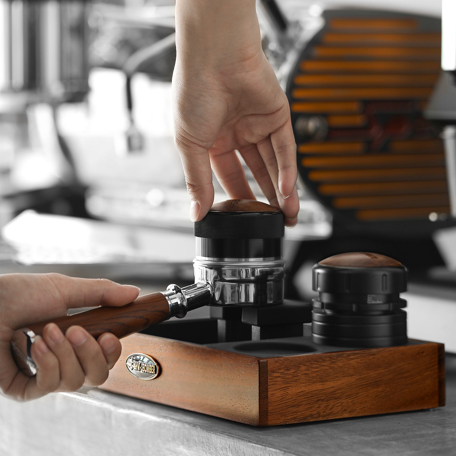 Siebträger Zubehör MHW-3BOMBER Tamper Station, Espresso Klopfbox 49-58mm Holz Tamper Station, Barista Espresso Kaffee Organizer Box, Kaffee Klopfbox, Espresso Zubehoer Home Barista Modell. Ch5434 4574098775 Knock Box