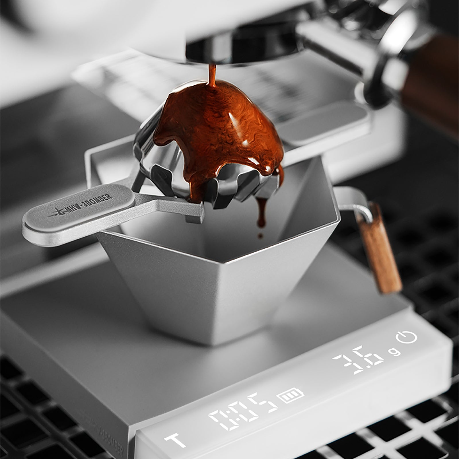 MHW-3BOMBER Smooth Espresso Chilling Ball Stand