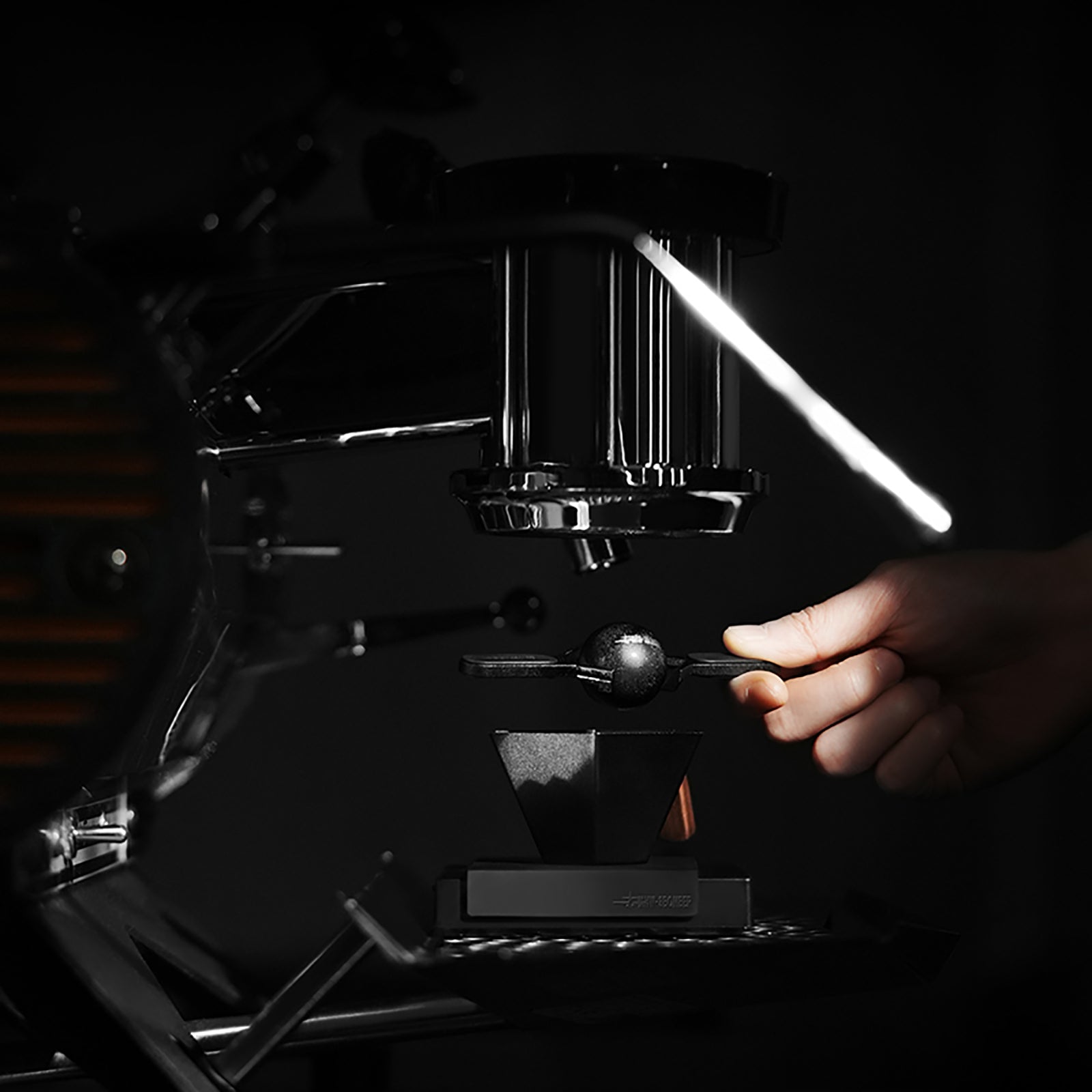 MHW-3BOMBER Smooth Espresso Chilling Ball Stand