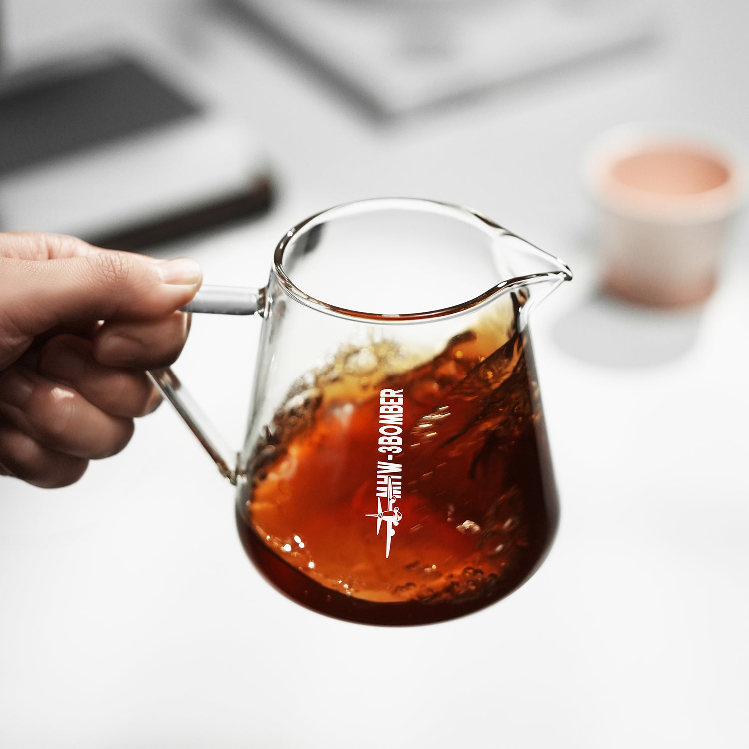 Serveur à café elfe MHW-3BOMBER
