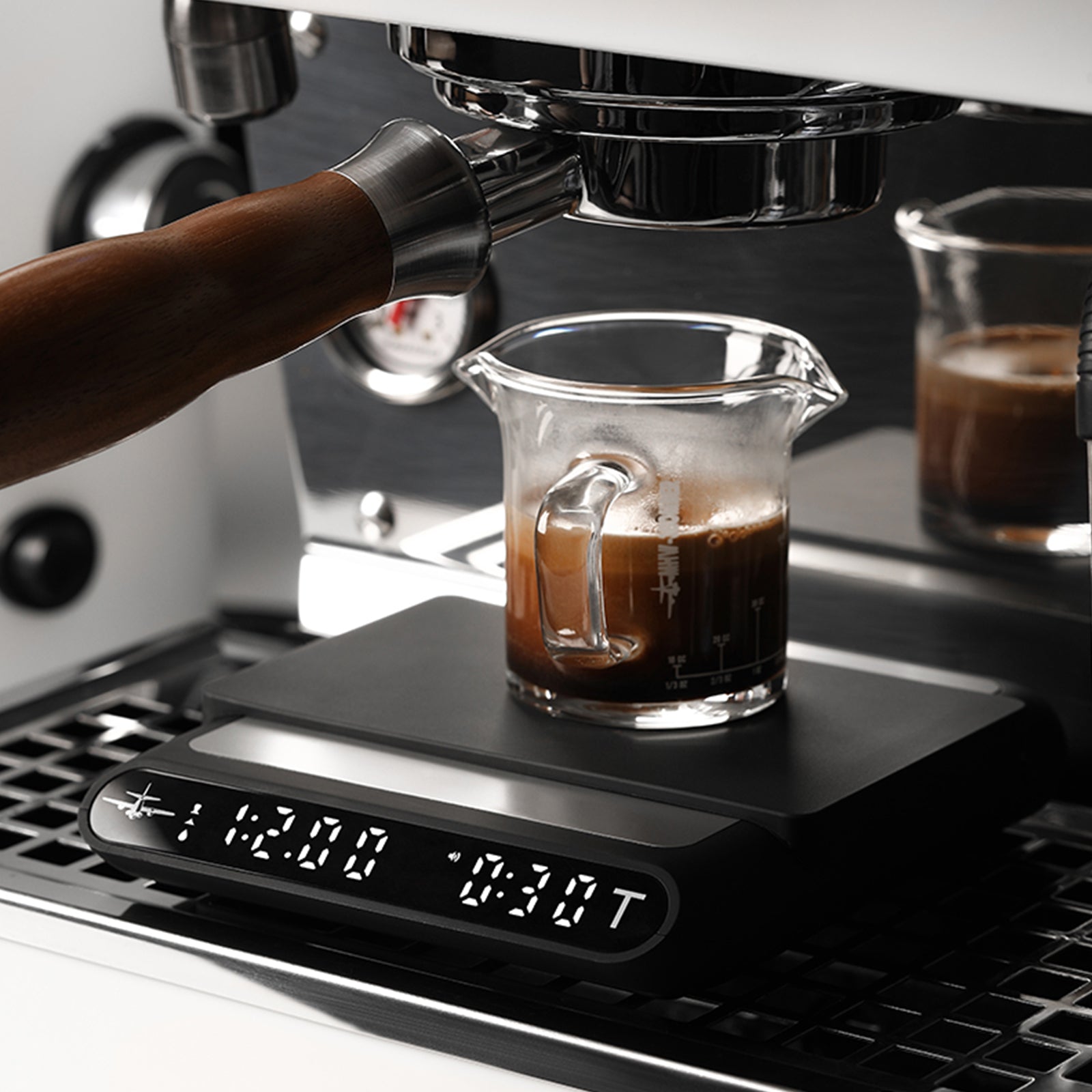 MHW-3BOMBR Espresso Coffee Scale Using