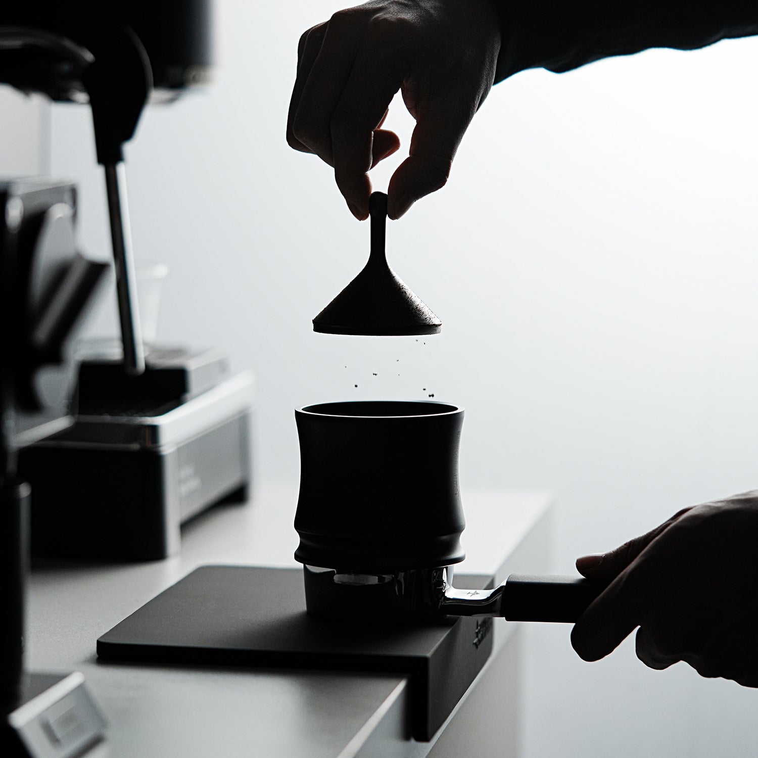 MHW-3BOMBER Shaker Funnel