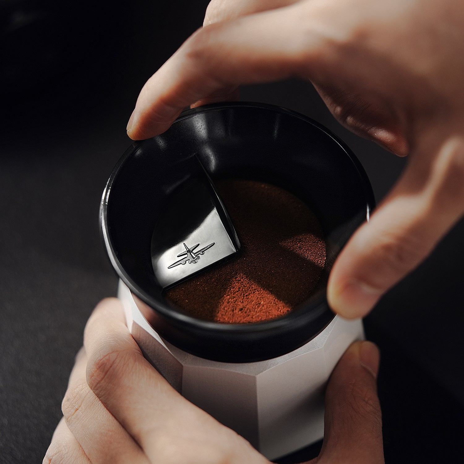 MHW-3BOMBER Moka Pot Coffee Distributor