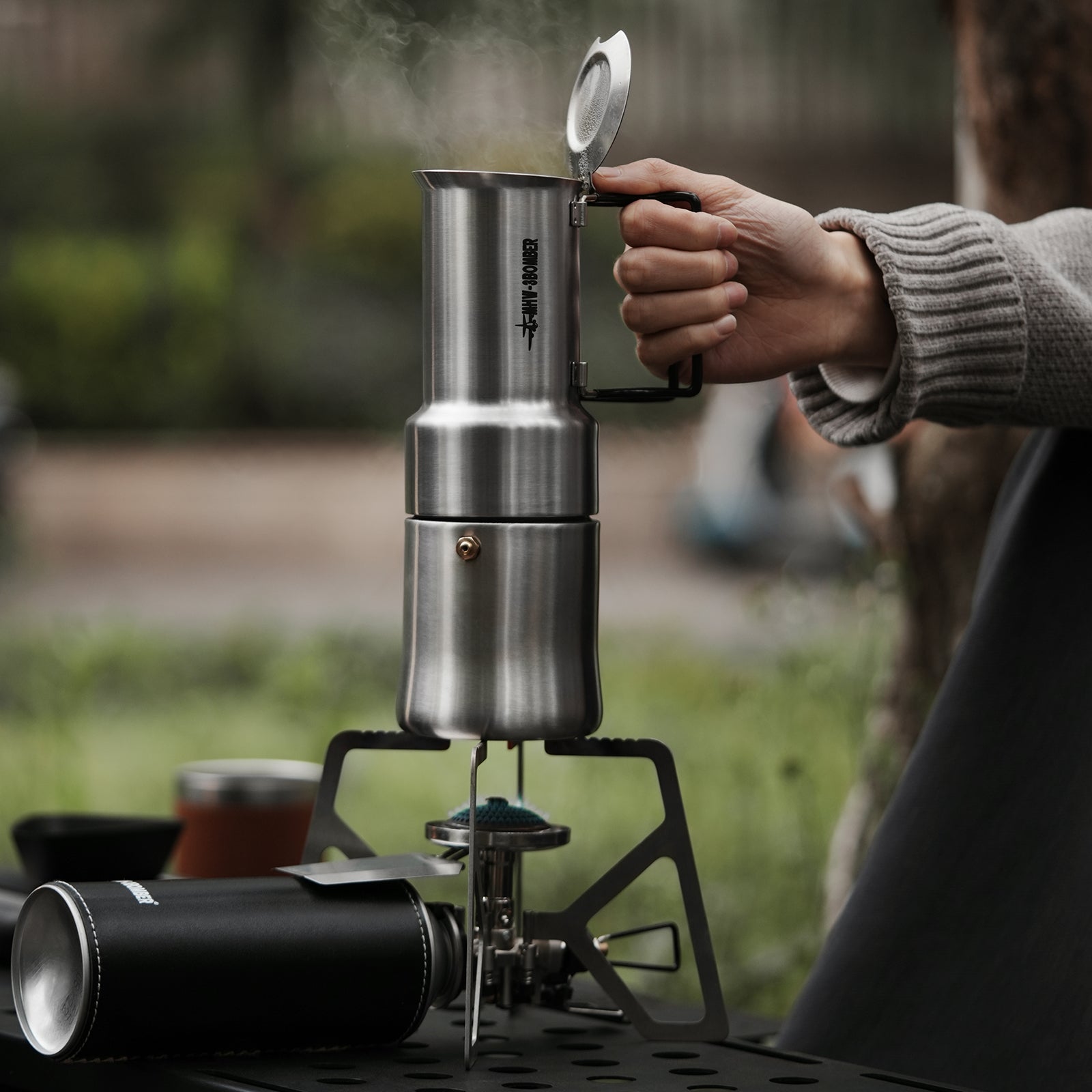 MHW-3BOMBER MET Outdoor Cassette Stove